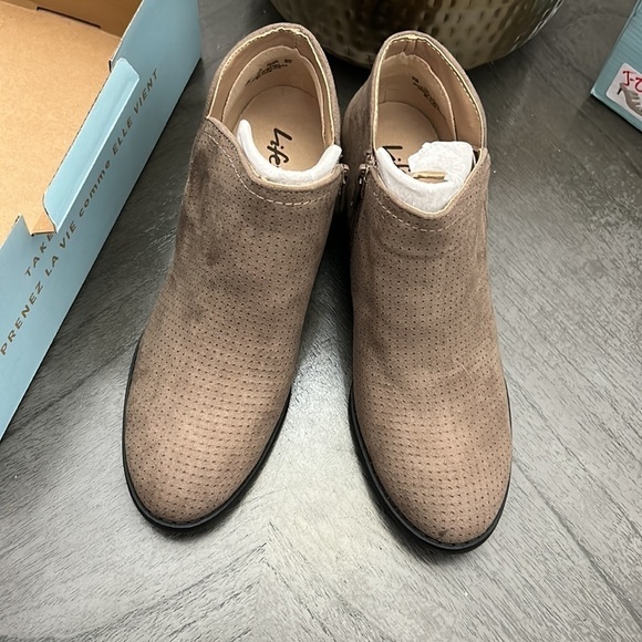 LifeStride Women's Blake Block Heel Ankle Boot - Picture 5 of 12